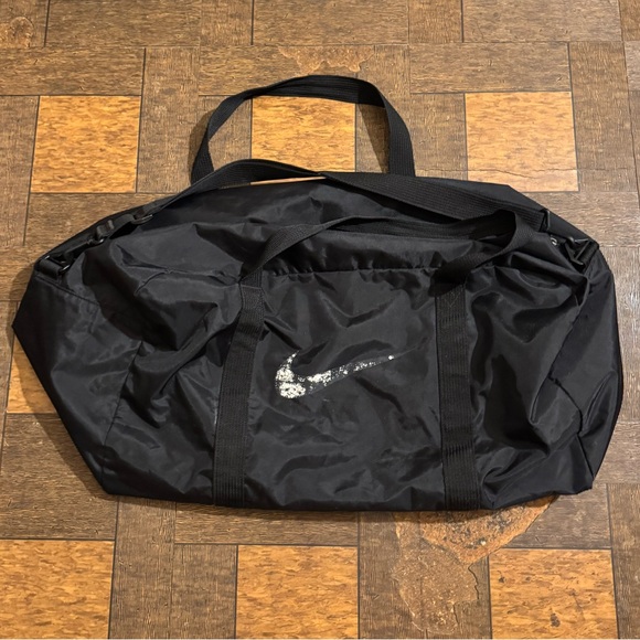Nike Dunk Duffle Bag Jordan 1 Retro New Balance 2002R Adidas Samba Puma Speedcat